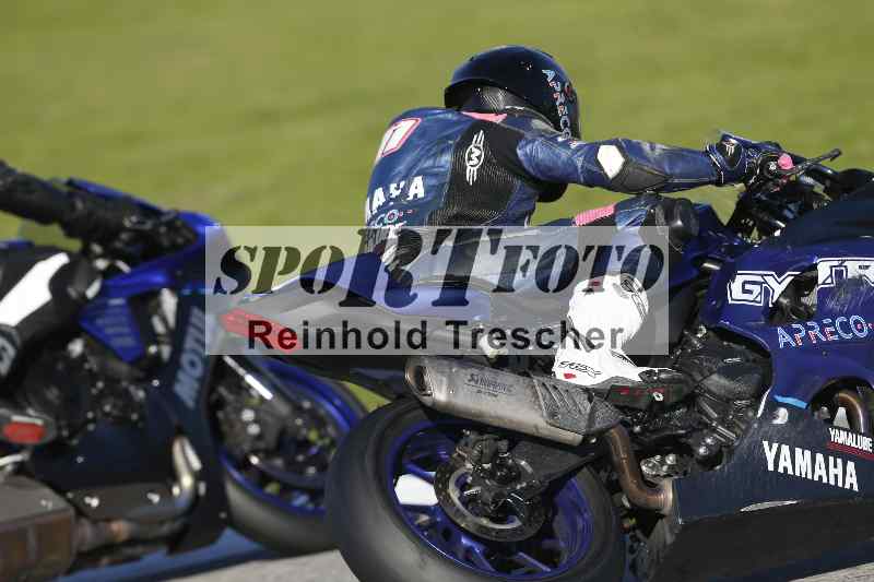 Archiv-2025/02 28.-31.01.2025 Moto Center Thun Jerez/gruen-green/backside